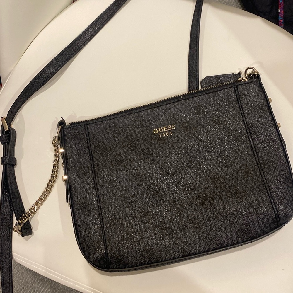 Guess cross body